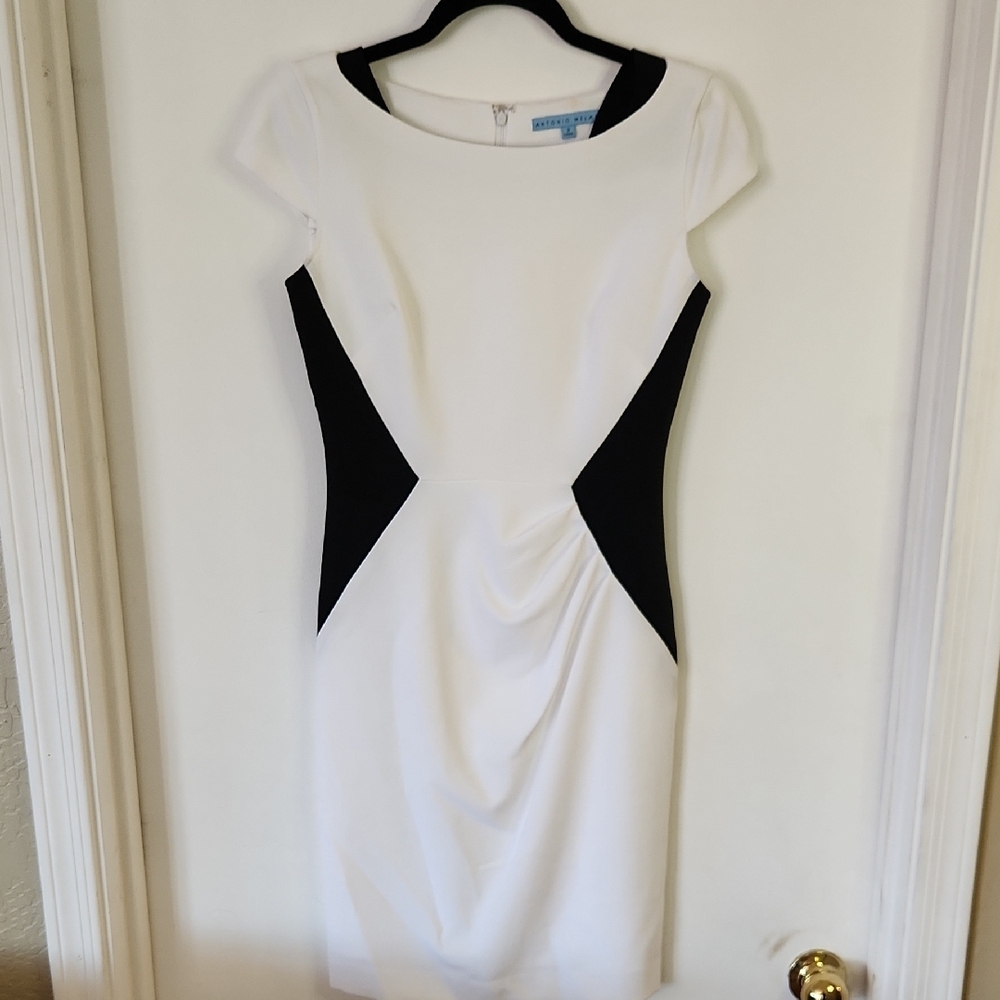 ANTONIO MELANI White and Black Ruched Sheath Dress